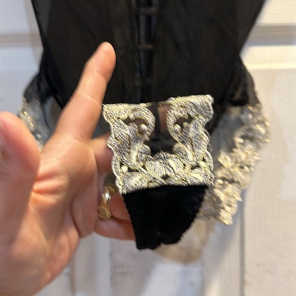 Vintage 1998 Victoria’s Secret Metallic Lace Cutout Mesh Bodysuit Teddy 34B - Picture 5 of 9